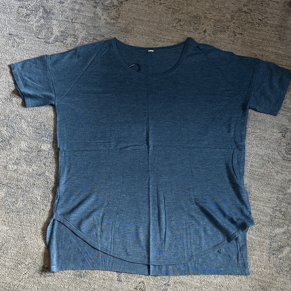 Lululemon women’s top
Size: see measurements 
Color: blue